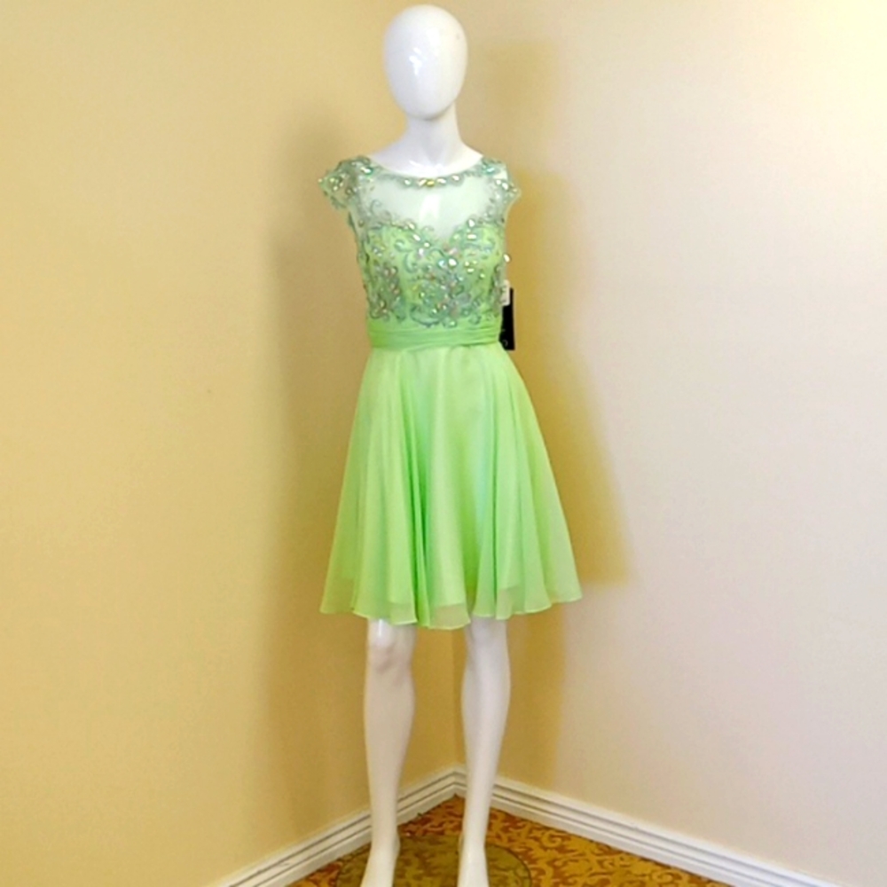 Nwt size 6 Hannah S homecoming dress
